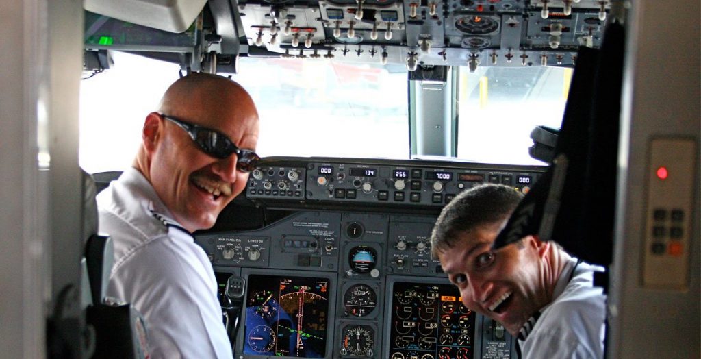 how-to-become-a-commercial-pilot