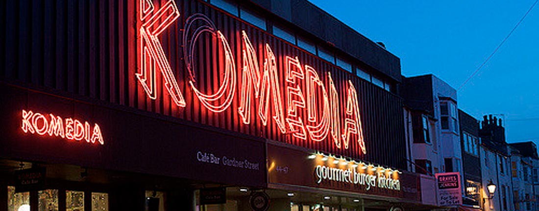 komedia